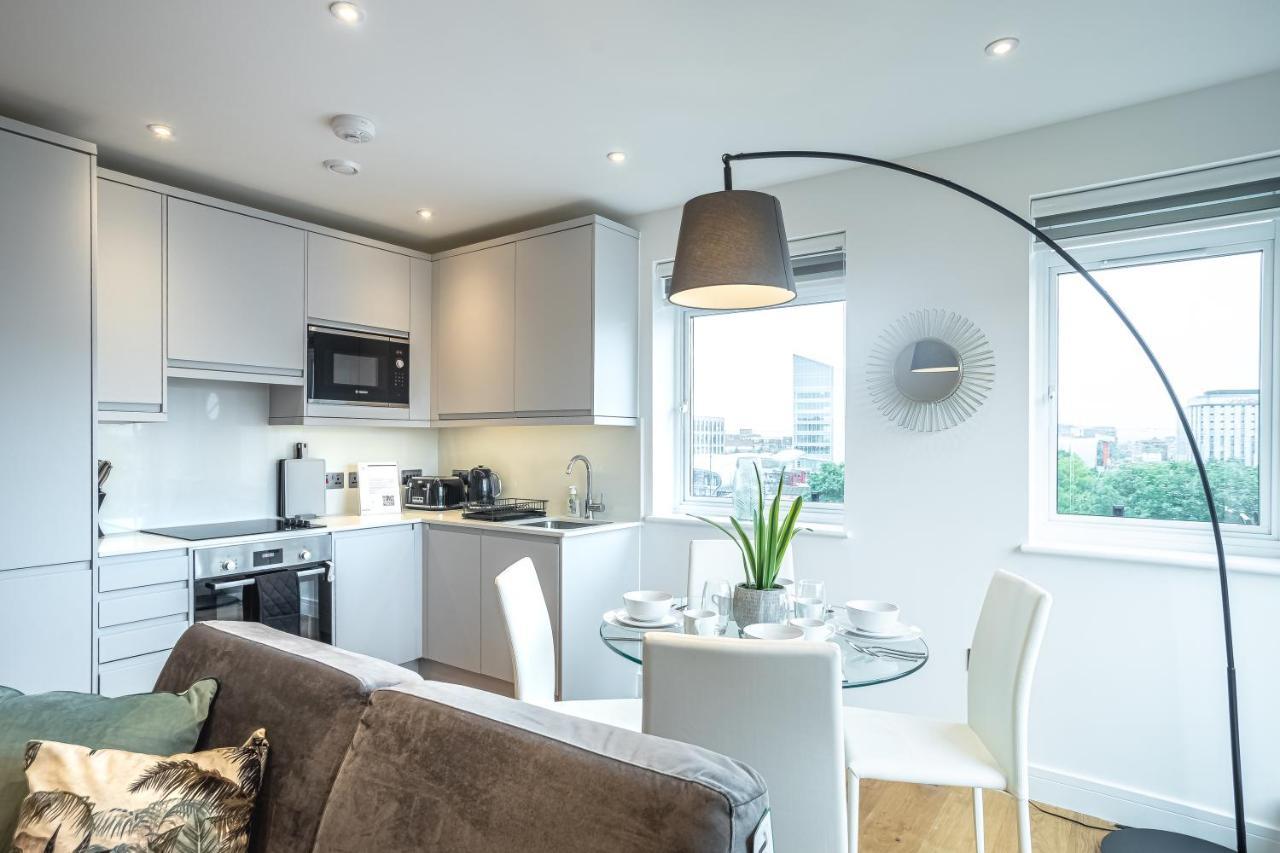 Villa Deluxe Chic 1 2 Bed Apts Near Heathrow Legoland Windsor Slough Exterior foto