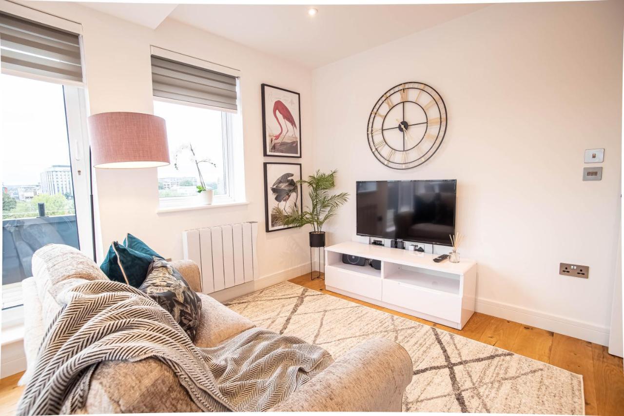 Villa Deluxe Chic 1 2 Bed Apts Near Heathrow Legoland Windsor Slough Exterior foto