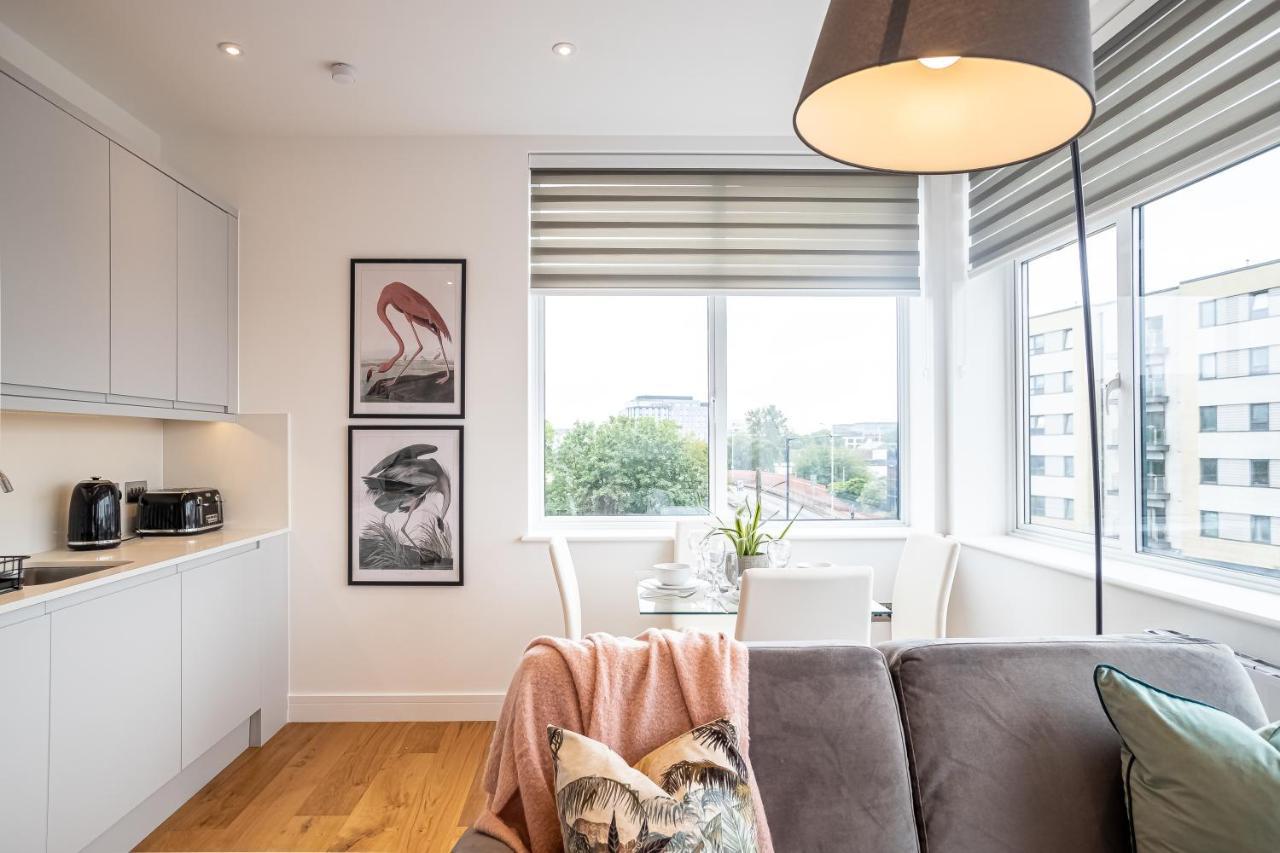 Villa Deluxe Chic 1 2 Bed Apts Near Heathrow Legoland Windsor Slough Exterior foto