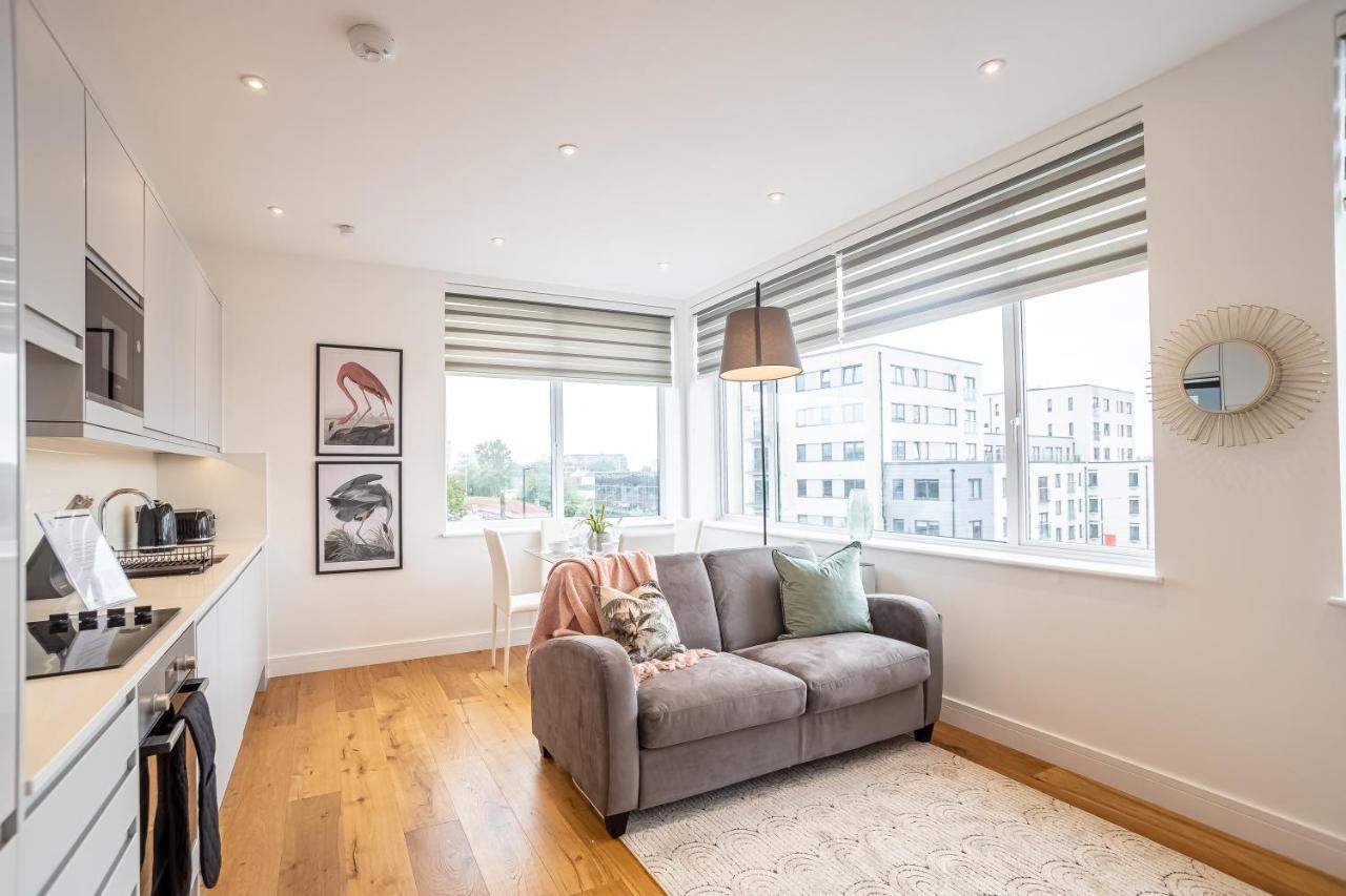 Villa Deluxe Chic 1 2 Bed Apts Near Heathrow Legoland Windsor Slough Exterior foto