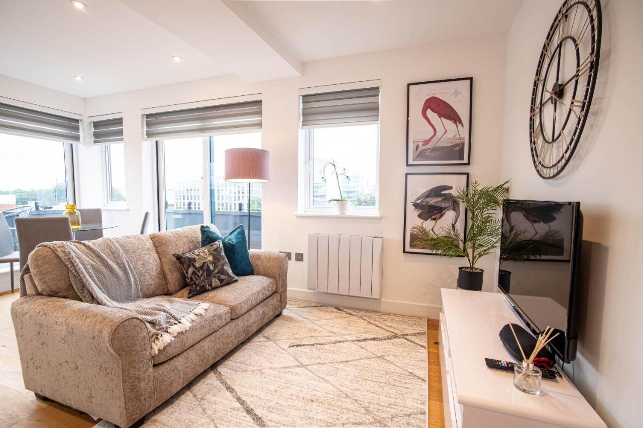 Villa Deluxe Chic 1 2 Bed Apts Near Heathrow Legoland Windsor Slough Exterior foto