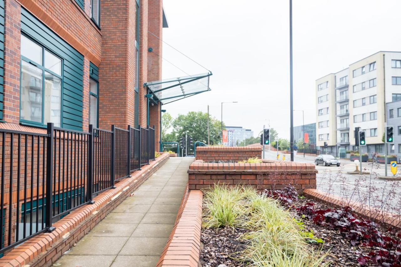 Villa Deluxe Chic 1 2 Bed Apts Near Heathrow Legoland Windsor Slough Exterior foto