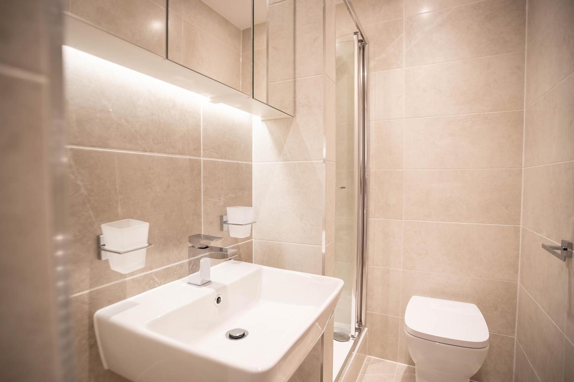Villa Deluxe Chic 1 2 Bed Apts Near Heathrow Legoland Windsor Slough Exterior foto