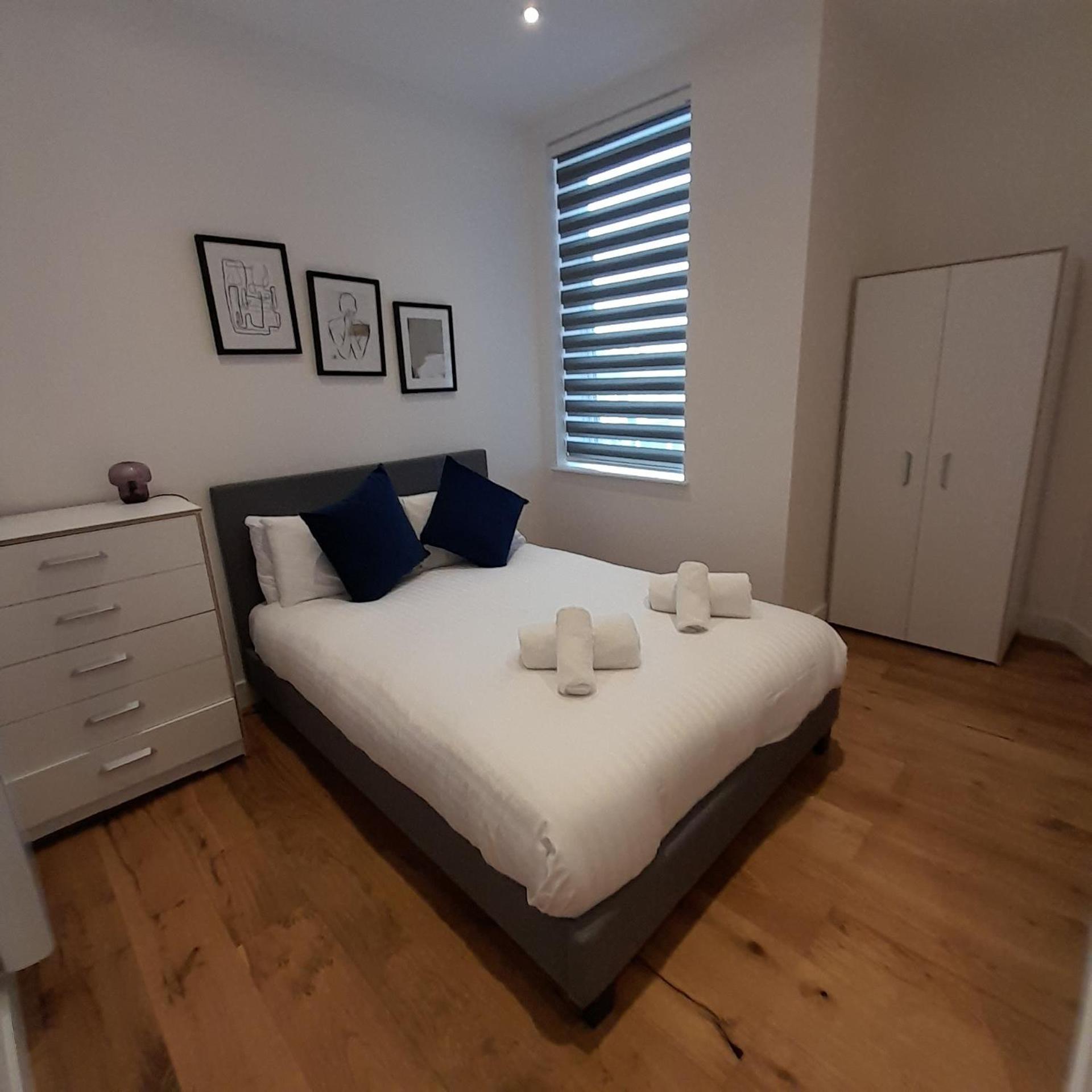 Villa Deluxe Chic 1 2 Bed Apts Near Heathrow Legoland Windsor Slough Exterior foto